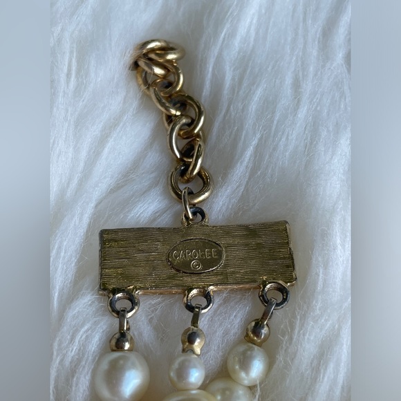 Vintage Multistrand Carolee Faux Pearl and Gold Tone Necklace - Picture 5 of 8